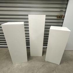 White wood pillars