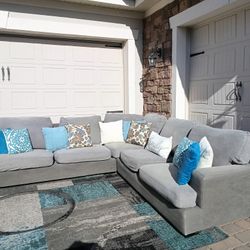 Grey Family Size L Sectional Sofa 