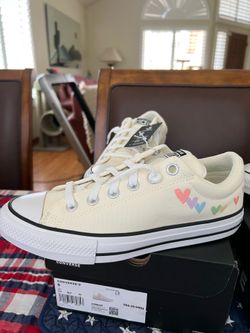 Kids Converse Size 6 Brand New with tags in box