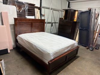 Queen bed $260