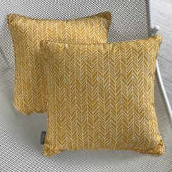 Pillow Perfect  / Set Of Two 18x18 Yellow And White Modernist Outdoor Pillows / Chevron Indoor/Outdoor Reversible Throw Pillow (Set of 2)
