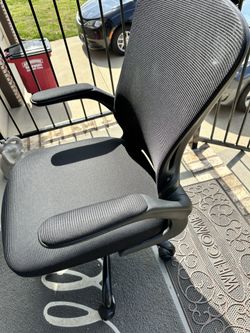 Black Mesh Ergonomic Office Chair