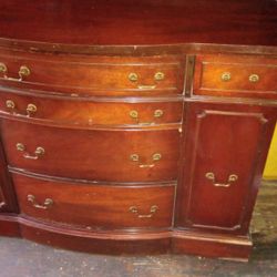 VINTAGE ANTIQUE Mahogany Traditional Duncan Phyfe Style 56" Bow Front Buffet