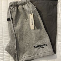 Essentials Shorts
