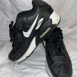 NIKE AIR SHOES:  SIZE 6.5