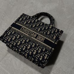 CHRISTIAN DIOR TOTE 