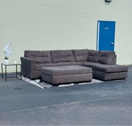 Gray L-Shaped Sectional w/ Ottoman