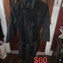 Saco Impreniable $60 Como nuevo  Sé Acepta Ofertas