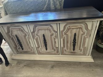 Sideboard/buffet 