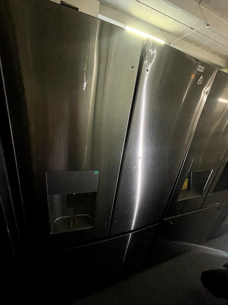 GE 36” French door refrigerator 3 doors stainless steel DENTED $650