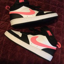 Kids Nike Pink Shoes Size 4.5y