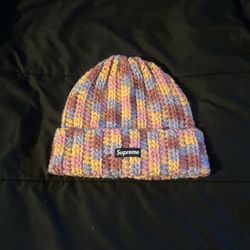 Red Supreme Beanie – Pickwear