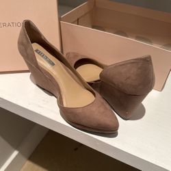 BCBG Women’s Wedge Heels Brand New In Box