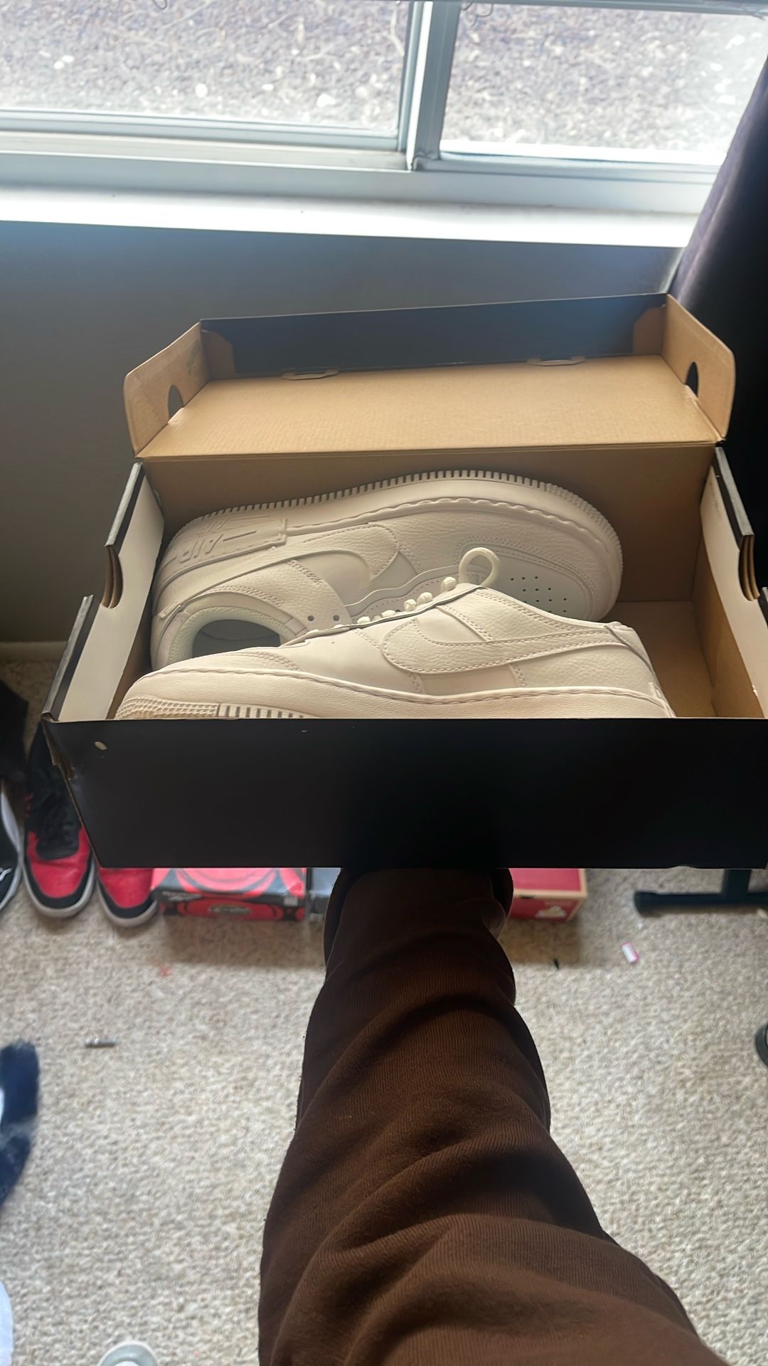 W Af1 Shadows