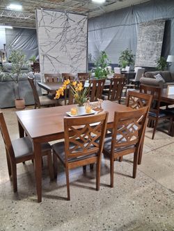 6 pc dining set with 4 chairs and bench  (New)