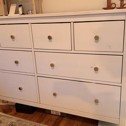 Dresser - Some Wear/Tear (See pics), Very functional!