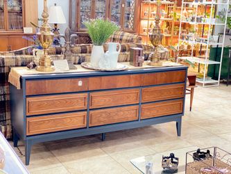 MCM dresser