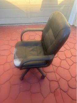 Swievel office chair