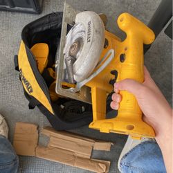 Dewalt Saw 