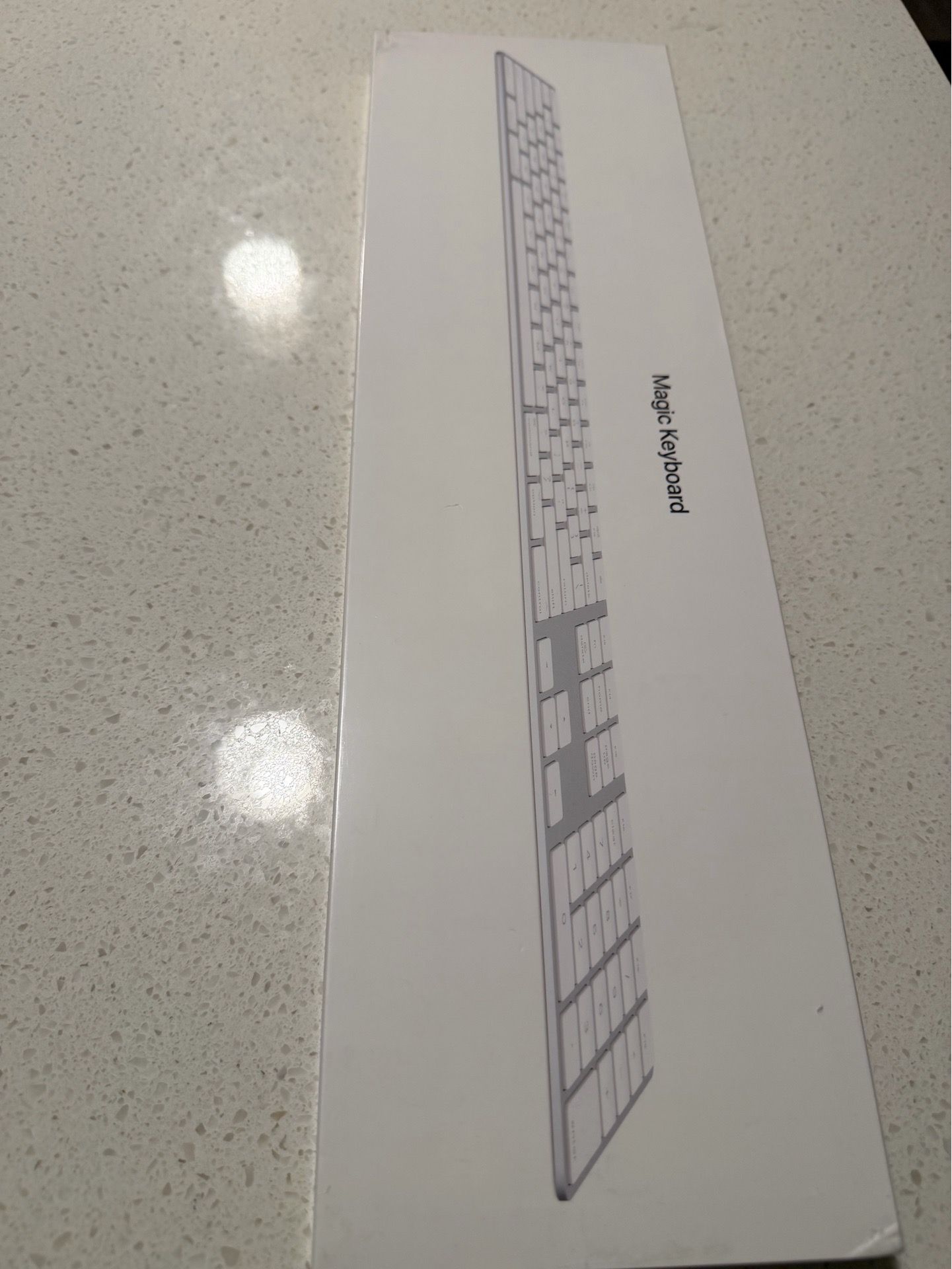 New sealed - Apple Magic Keyboard full size with numeric keypad (lightning port)