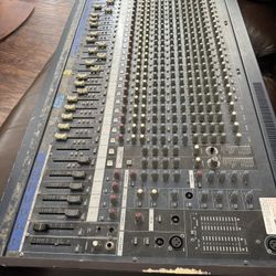 Yamaha MG32/14fx Mixing Console 
