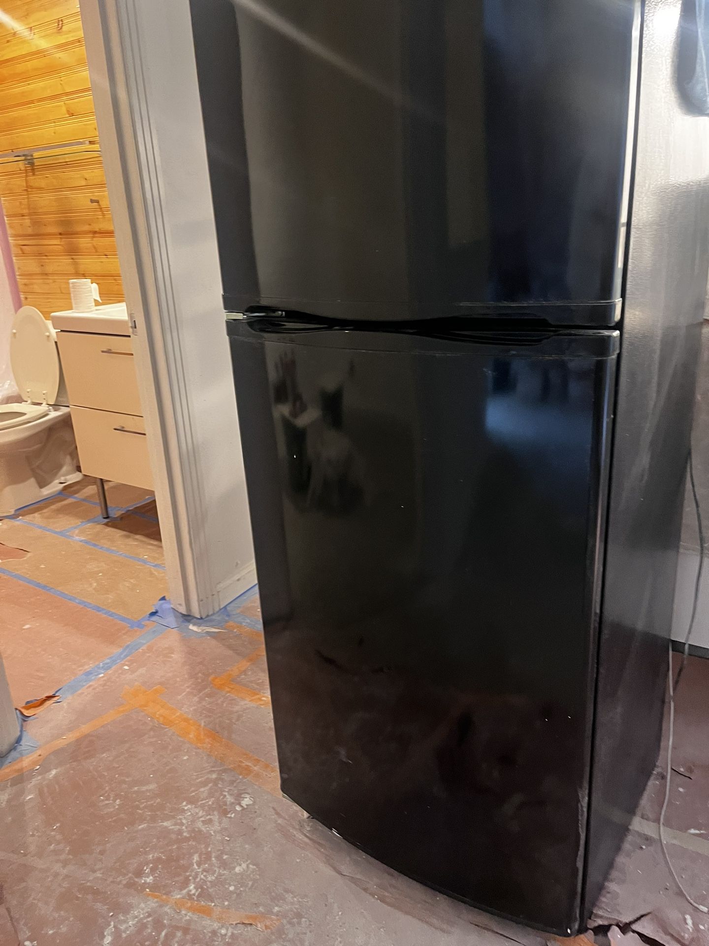 Apartment-Size Refrigerator