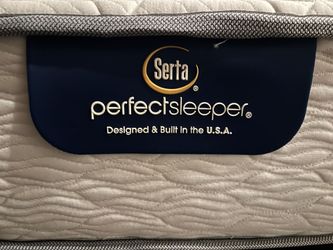 Full size mattress w box spring - almost new