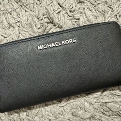 Micheal Kors Wallet