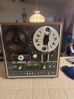 Vintage Akai X -1810D reel to reel player