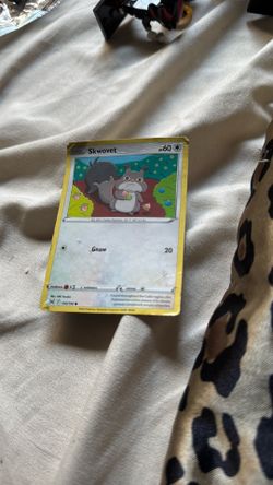 Pokemon cards Skwovet