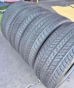 225/55/18 continetal vendo un set de llantas usadas excelente condiciones de vida las 4 ✅🤩I am selling a set of used tires, all 4 in excellent living