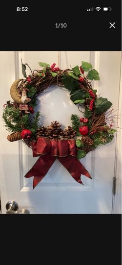 BEAUTIFUL “Santa in the Moon” Christmas Wreath 17” LIKE NEW - see photos!
