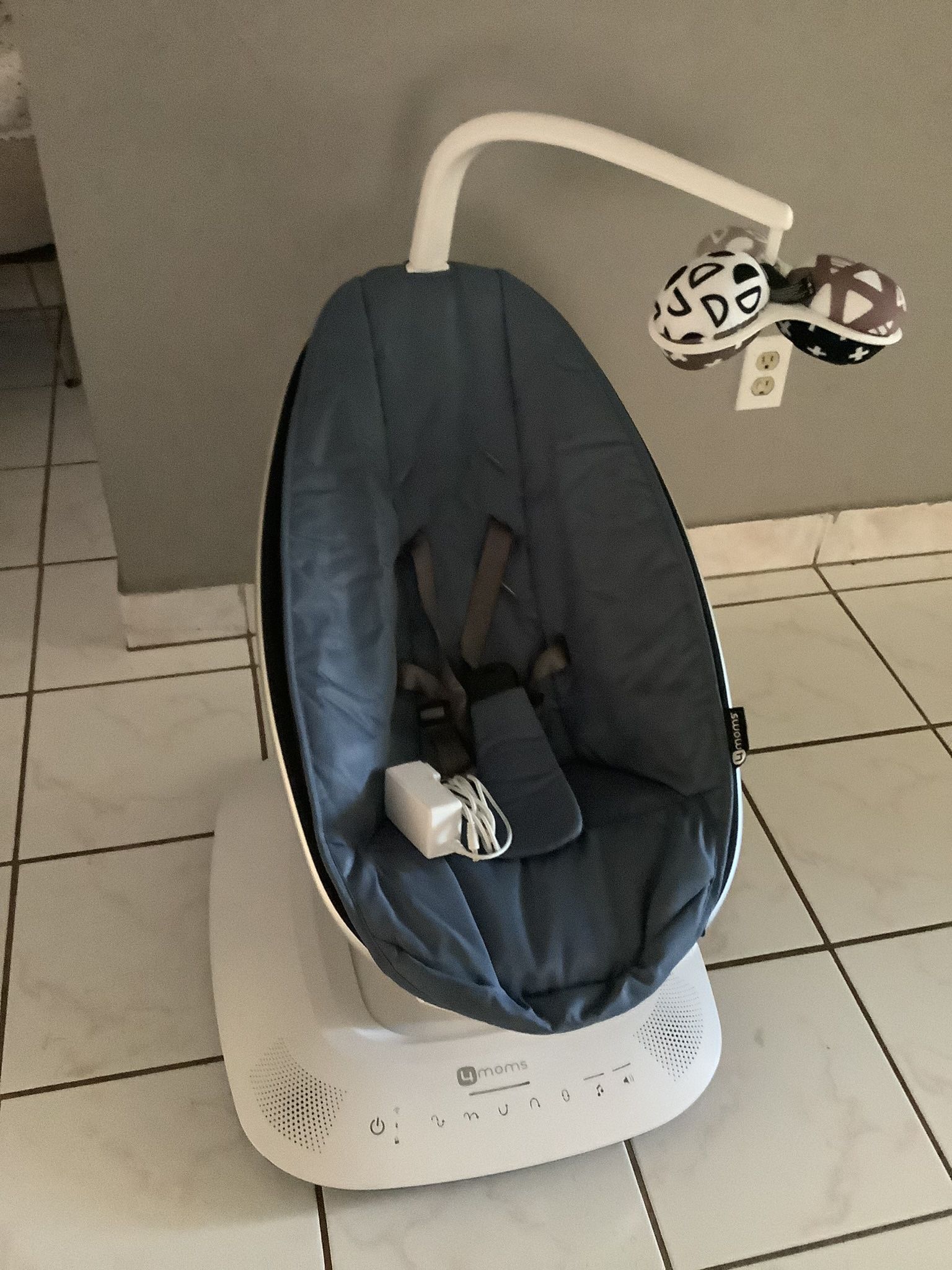 4Moms Mamaroo  And Babocush Newborn Comfort Cushion