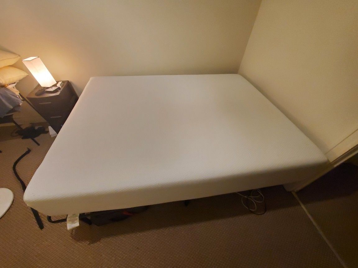 ZINUS QUEEN Mattress AND Bed Frame SET