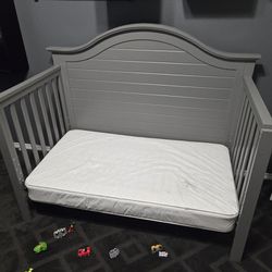 Convertible Crib Bed
