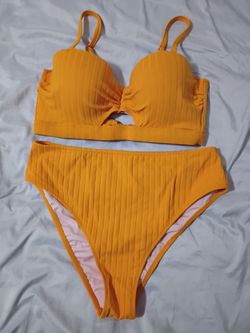 Women's bathing suit size M / 36C