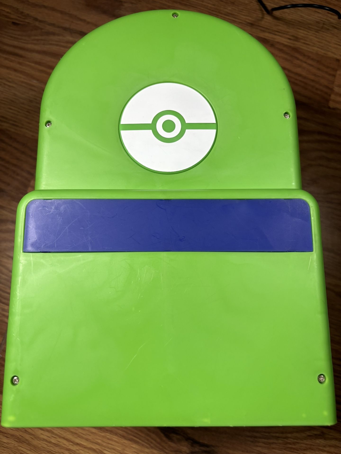 POKEMON CARRYING CASE PLAYSET / GREEN HARD PLASTIC BACKPACK w/ 9 Characters