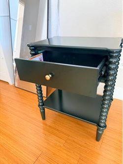 Trendy Hunter Green Bobbin Accent Side Table / Nightstand