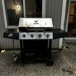 Char-Broil Performance Series 4-burner Grill