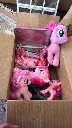 Assorted Pinkie Pie toy/item collection