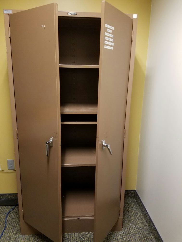 Steel double door cabinet W.H. Harper DEVON