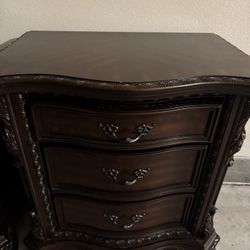 Dresser/ Night Stand 