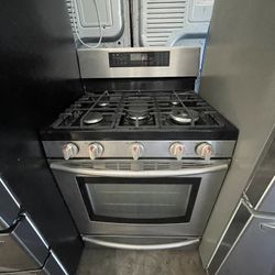 SAMSUNG STOVE (5 BURNERS)