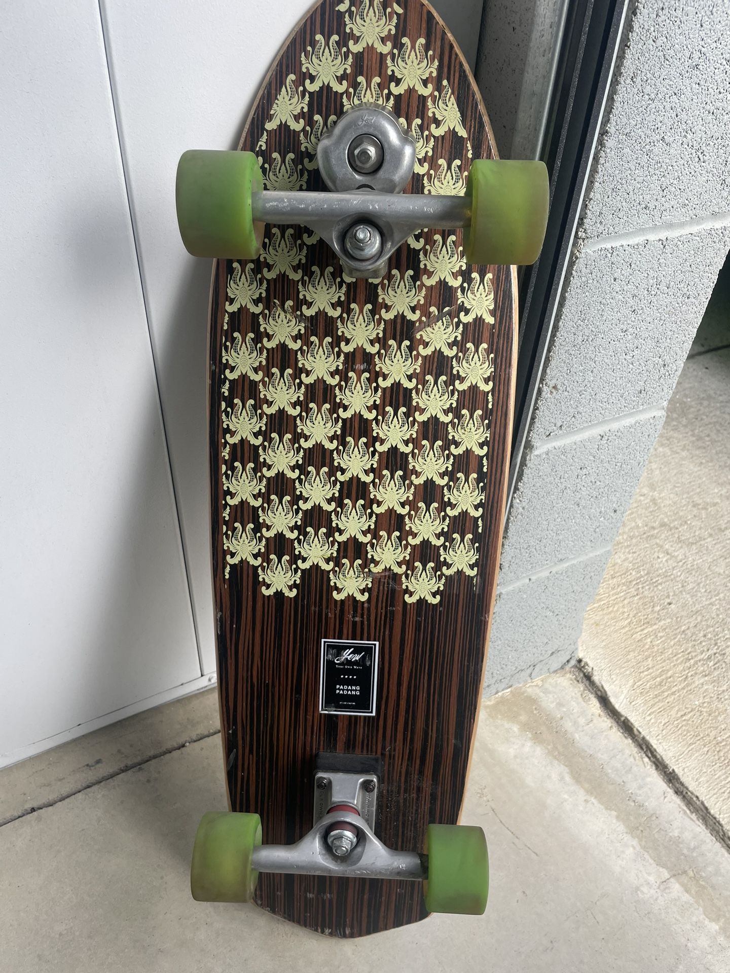 Skateboard (wave Carver Board)