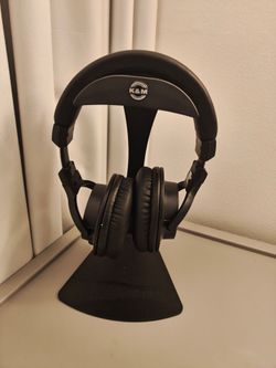 Warm Audio Studio Headphones with Premium K&M Desktop Stand