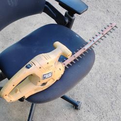 Black & Decker Hedge Trimmer