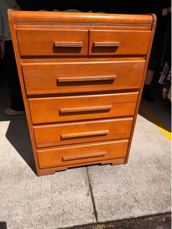 Dresser