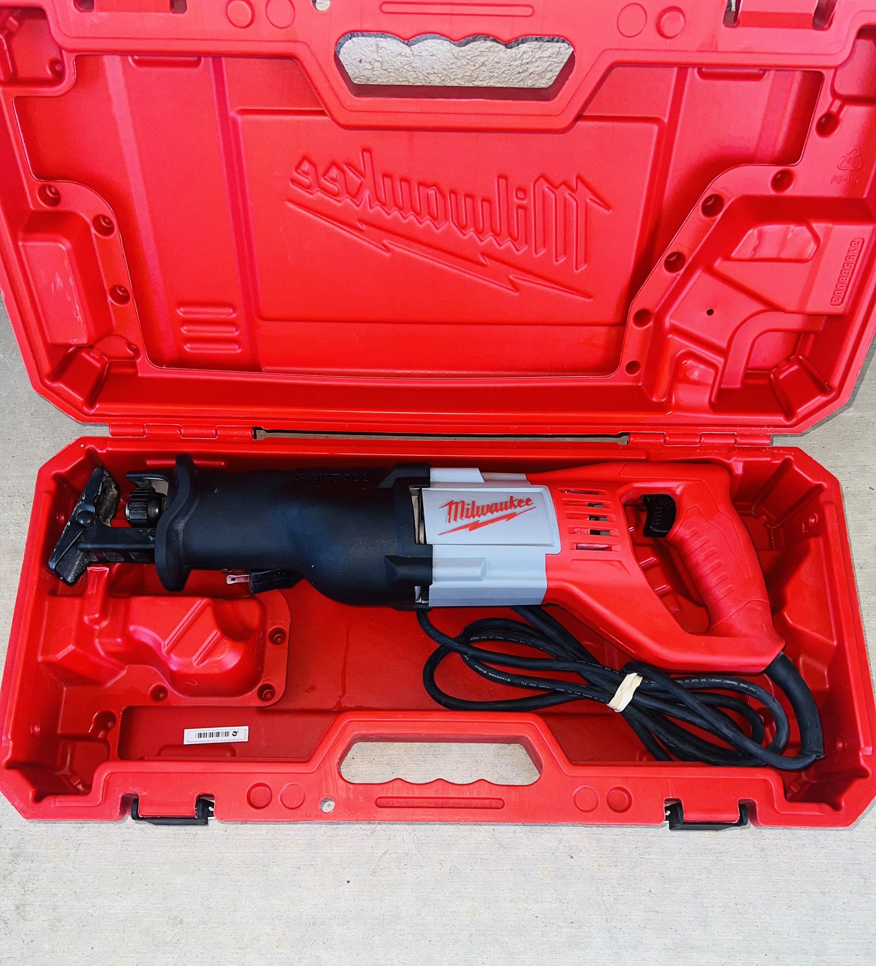 Milwaukee 12 Amp SAWZALL Reciprocating Saw with Case