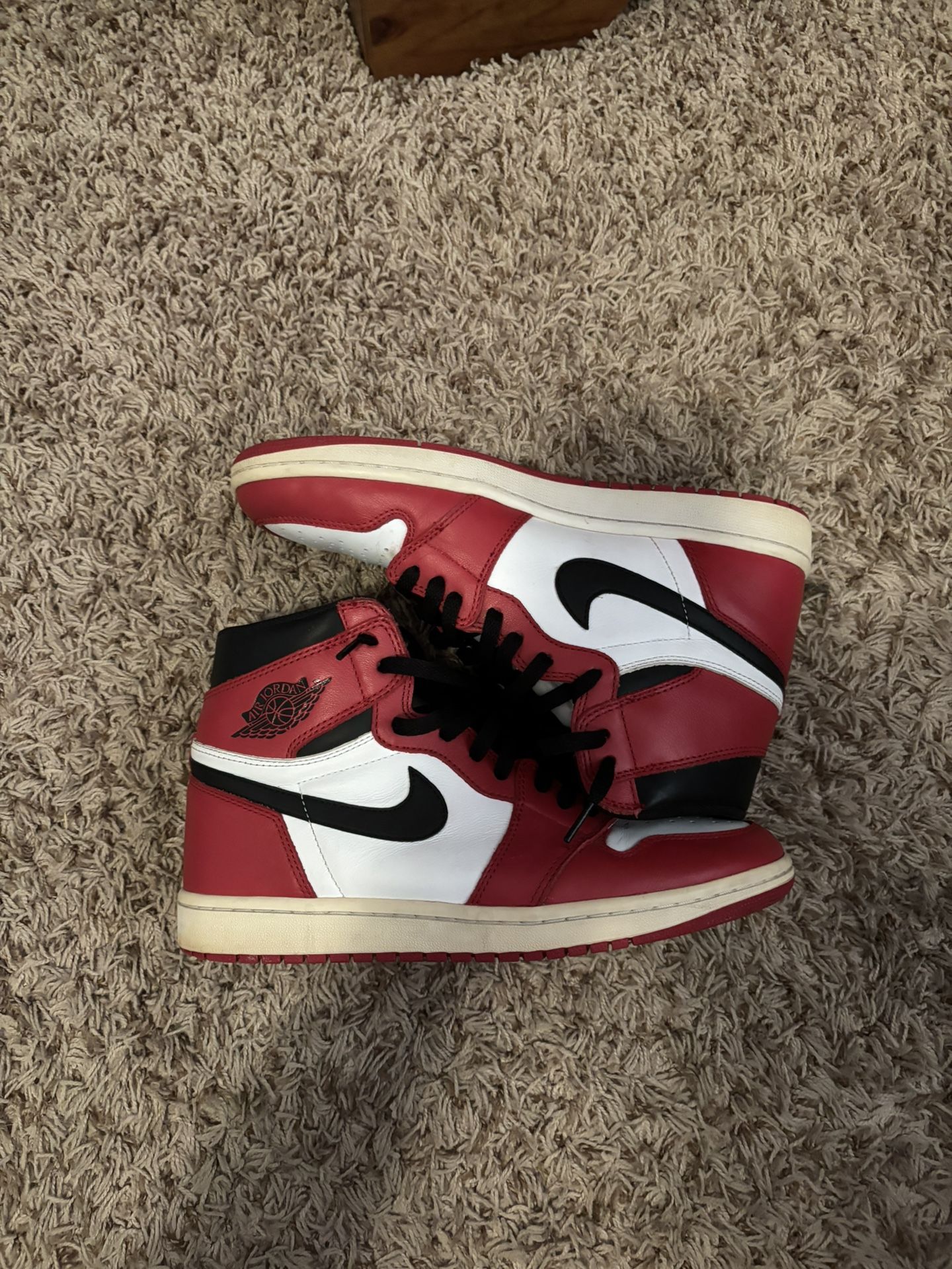 Jordan 1 “Chicago” Slightly Used Size 9 No Box