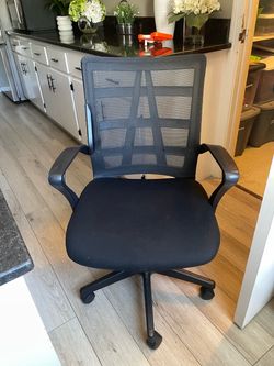 Mesh office chair